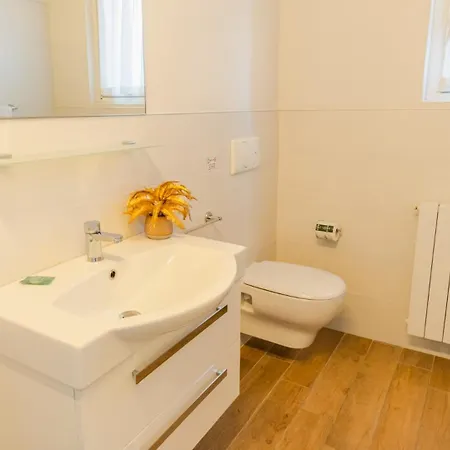 Giulia - Italian Homing Villa