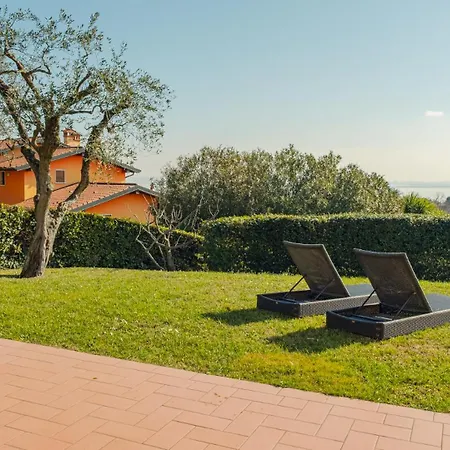 Giulia - Italian Homing Villa *