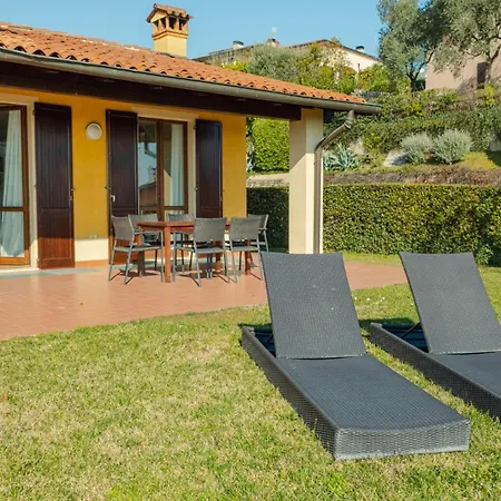 Giulia - Italian Homing Villa